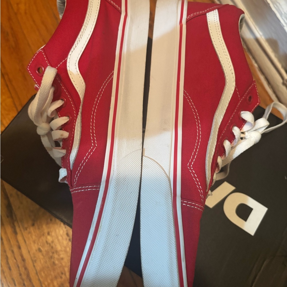 Vans - Picture 5 of 7